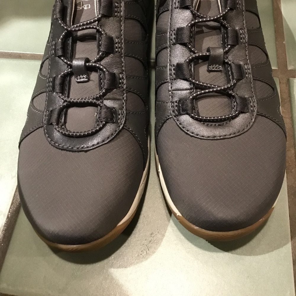 Dansko Sneakers Size 42 LIKE NEW